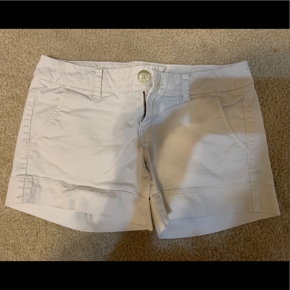 American Eagle woman’s khaki shorts